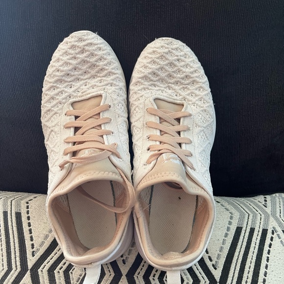 APL" TechLoom Phantom Athletic Propulsion Labs-White & Cream - Picture 5 of 13